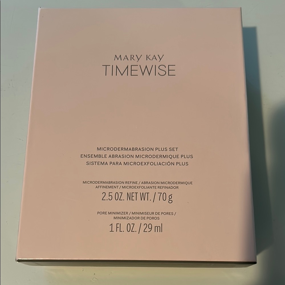 NIB Mary Kay TIMEWISE Microdermabrasion Plus Set